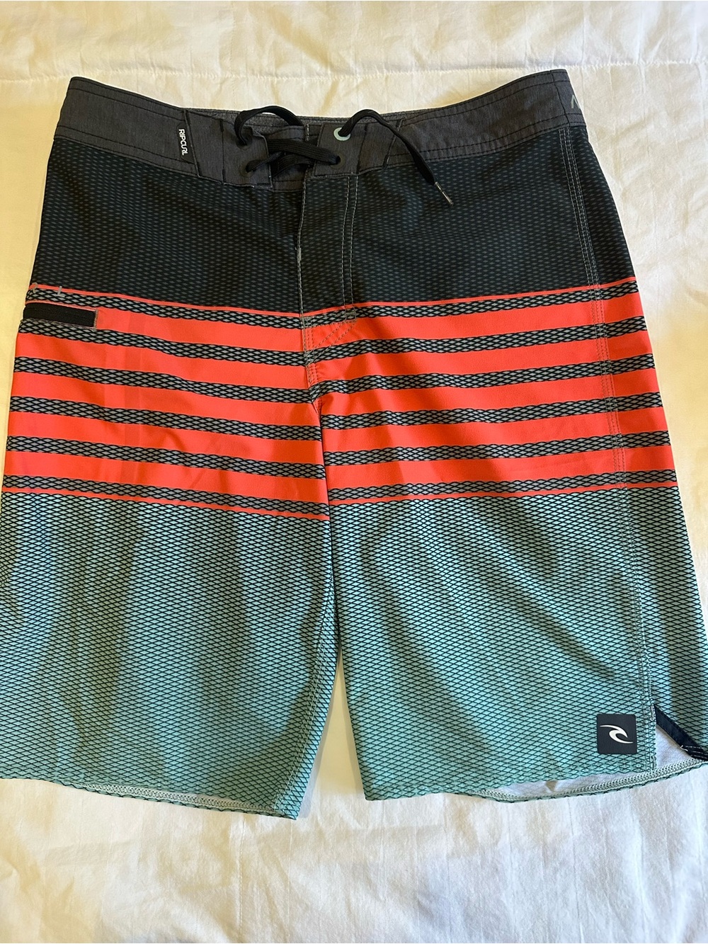 Rip Curl Mirage board shorts - Size 26